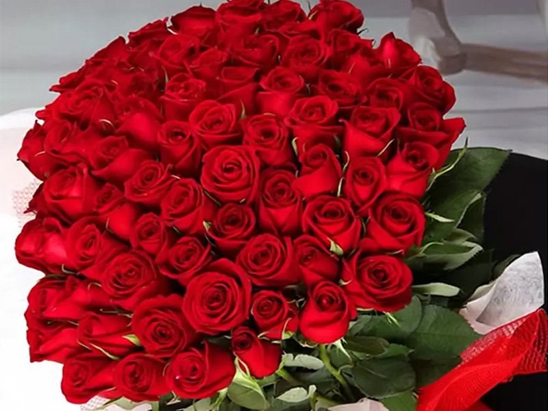 Buy 50 First Dates Bouquet of Love online in UAE with Dubai Garden ...